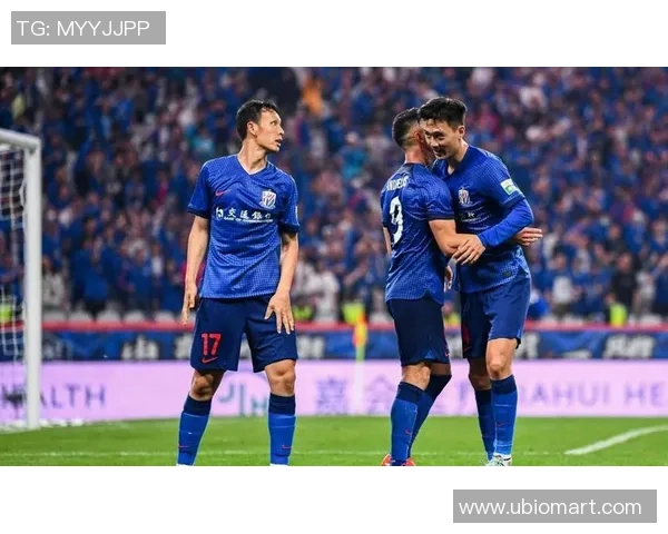 成都足球队实力引发热议球迷对球队表现的看法与争论